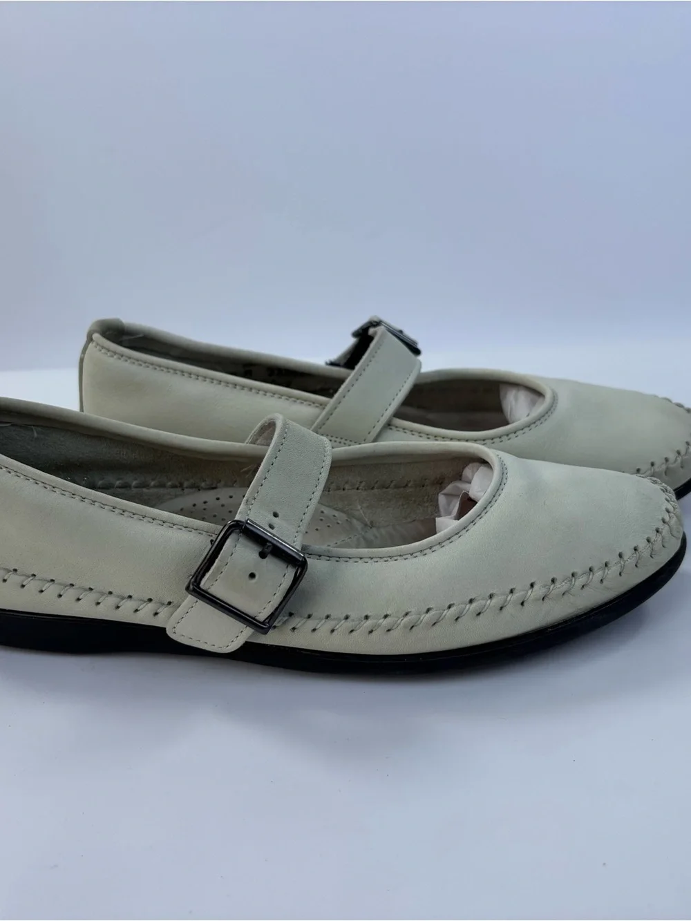 Dexter Cream women’s Mary Jane Shoes with Buckle